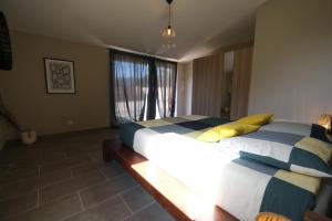 Villas Provencal farmhouse, Mont Ventoux view, 2 pools (1 heated), Bedoin - 10 people : photos des chambres