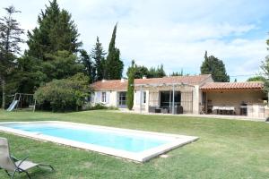 Villas modern house with pool, near baux de provence and golfs in mouries 8 sleeps : photos des chambres
