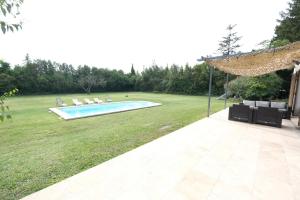 Villas modern house with pool, near baux de provence and golfs in mouries 8 sleeps : photos des chambres