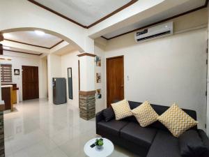 Spacious Apartment near Evia Daang Hari