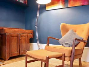 Earlham Grove - Pass the Keys