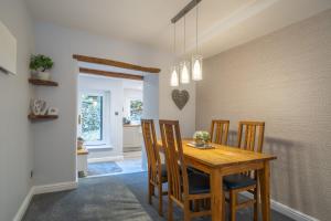 Laburnum Cottage - Windermere Town Centre, with Parking