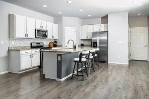 Modern Townhouse for 6 in Denver, Great Amenities - DEN
