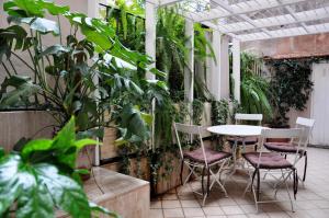 One-Bedroom Apartment room in Campo dei Fiori Terrace