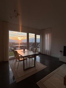 Moderno bilocale vista lago Maggiore