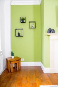 Luxury Mansion, Ideal for Contractors, Central