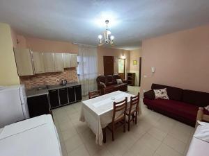 Rezidenca Hasanaj 32