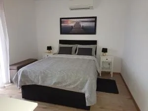 monika - (( Krase ))