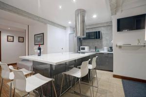 Amplio apartamento en Gros con parking privado