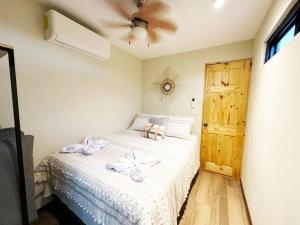 Moyos Beach House