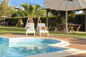 Large Villa Mediterranea in the heart of Coral Shore with swimming pool large garden with palm trees