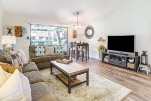 Golf Course On-Site Peaceful Condo in Palm Desert