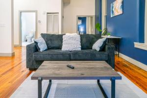 Modern Space in the Vibrant Louisville #410