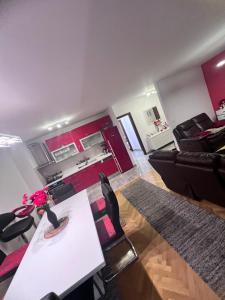 Deluxe Apartment Manuela With Balcony Top Center Split