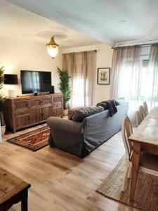 Vintage 3 Bdr Apartment