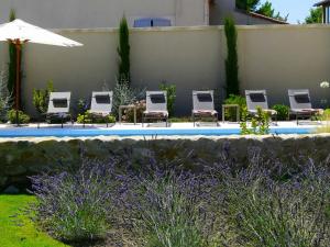 Authentique ferme avec piscine Eyguieres LS1-195