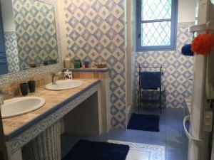 Maisons de vacances Maison avec piscine privative Taillades Luberon LS2-281 : photos des chambres