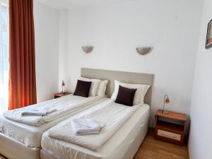 Sunny two bedroom apartment 12 in Tulip , Flora Residence - prime location!