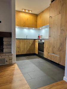 Neu-renovierte - Nov 24 - 2,5 Zi Wohnung mit Traum-Aussicht