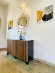 Six Boutique Collection