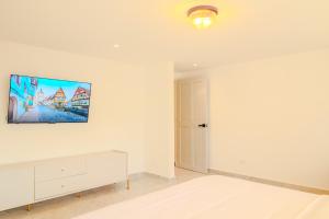 5BR House with Pool and King Beds in Punta Paitilla