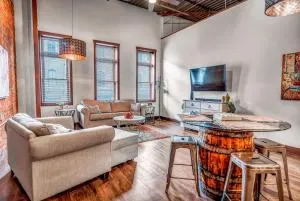 2 BR Central 2 Blocks to La Crosse Center - La Crescent