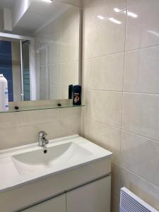 2 chambres Vue Port et Mer avec belle terrasse - 2 Bedrooms Port and Sea View with Spacious terrace