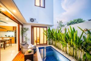 Promo!! New Rosa Villa Muding, Luxury and cozy 3Bedrooms Villa in Heart of Kerobokan with Special Office Room