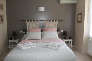Maisons d'hotes Lou Bastido : Suite Junior - Vue sur Jardin