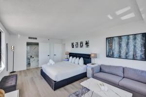 Luxury Ocean View Condo with Beach Service 1521