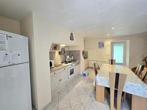 Charmante maison périgourdine avec piscine partagée et Wi-Fi - FR-1-616-418