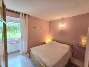 Maisons de vacances Maison Perigourdine Authentique avec Piscine et Wifi - FR-1-616-418 : photos des chambres