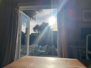 Palms - spacious, 3 bedroom, pet friendly, family holiday home