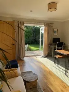 Palms - spacious, 3 bedroom, pet friendly, family holiday home - Lydstep