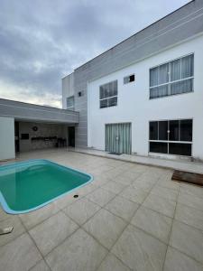 Casa alto padrão com piscina