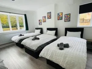 6 Single Beds - Wi-Fi - Business - Thorney