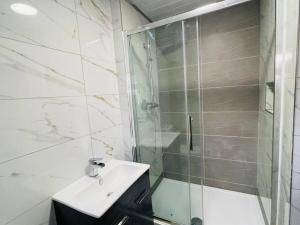 6 Single Beds - Wi-Fi - Business