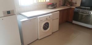 12 minutes by walk from ocean - 3hvězdičkové hotely ve městě Brufut