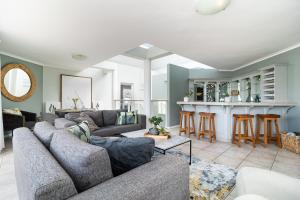 Beachfront Villa Sea Breeze Hout Bay Cape Town