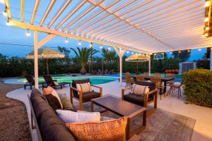 Desert Air 5 Br Sports Court Pool Arcade Hot Tub