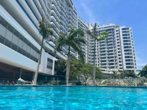 Majestic 3BR with Fantastic Pool in Bolivar