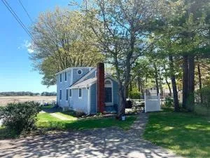 Bayview- 4Bedroom Footbridge Beach Family Home with Hot Tub! - Moody