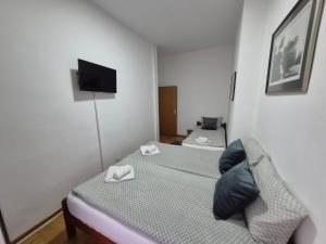 Authentic Belgrade Centre Apartment #2, Four Bedrooms, One full Bathroom, One Toilet