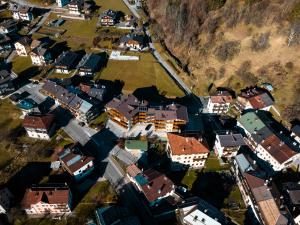 Borgo Nuovo Deluxe Apartment - Netflix, Disney plus, a 2 minuti dalle piste con garage box