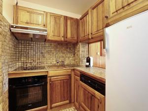 Confort et ski aux pieds à Courchevel 1850 avec Wi-Fi et parking - FR-1-575-207