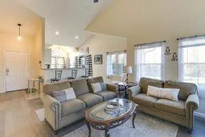 Wichita Townhome with Patio 9 Mi to Downtown! - Augusta