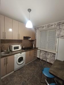 Apartment with balcony on Peremohy Avenue 43