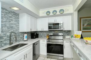 LaPlaya 106A Beach front Just steps to the white sand and turquoise Gulf of Mexico