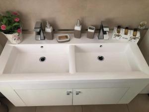 EmmanuEle House Roma Tuscolana