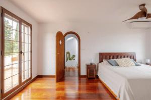 Preciosa villa con vistas al mar y al atardecer y piscina privada